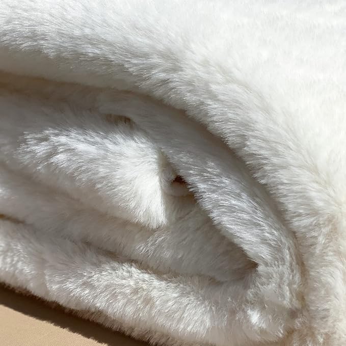 ORINOVA White Fluffy Living Room Rugs 6x9 Area Rug Washable Shag Rugs for Bedroom Faux Rabbit Fur Nursery Rug Rectangle Rug
