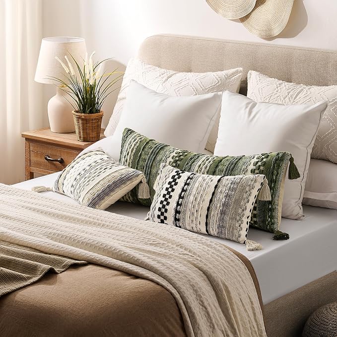 Kevin Textile 14x20 Inch Lumbar Throw Pillow Cover 1 Pack Boho Decorative Soft Chenille Thread Woven Tufted Textured Rectangle Cushion Case Farmhouse Accent for Living Room Couch Sofa Bed, Green