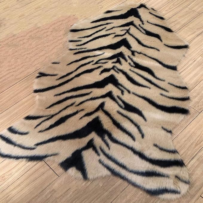 Tiger Print Rug, Faux Cowhide Area Rug Animal Printed Carpet Skin Fur Luxury Soft Faux Fur Rug for Living Room, Bed Room, 31.5x43.5 Inch