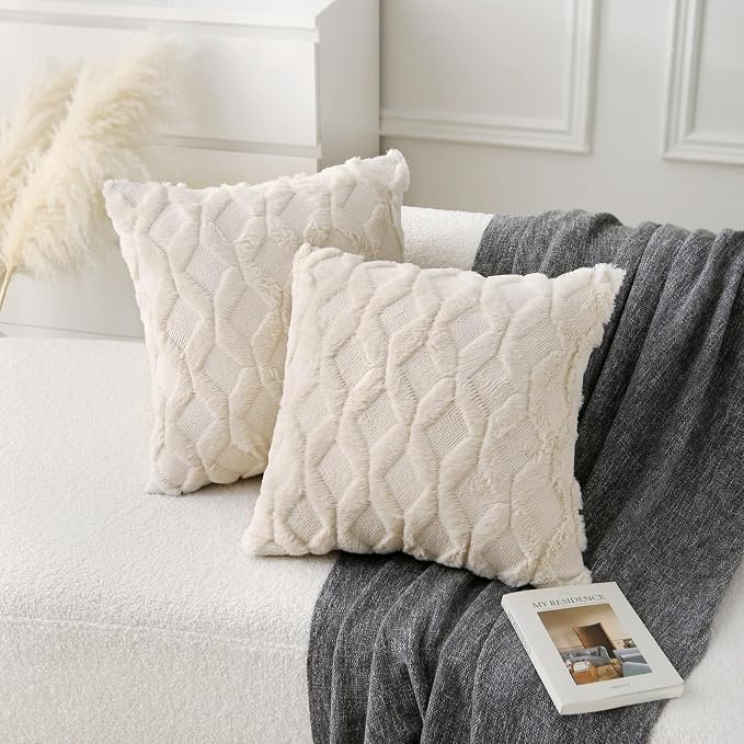 Decorative Throw Pillow with Inserts, Set of 2 Soft Faux Fur Throw Pillows, Square Boho Pillow for Couch, Bed, Sofa Decor (White(18" x 18"))