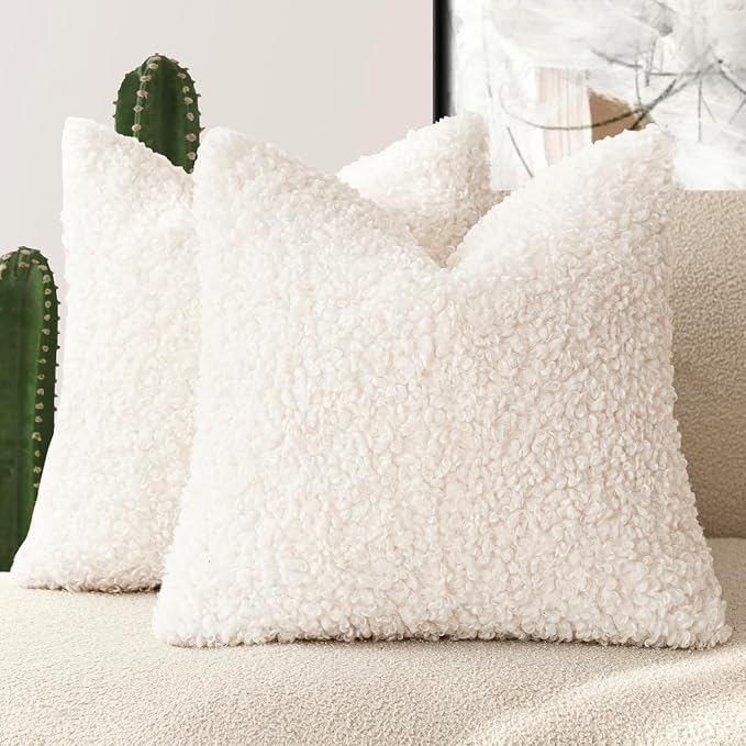 Foindtower 2 Pieces 22x22 Inch White, Faux Fur Throw Pillow Cover Accent Sherpa Pillow Fuzzy Soft Pillowcases Sheepskin Decorative Fleece Cushion Case for Bed Couch Living Room