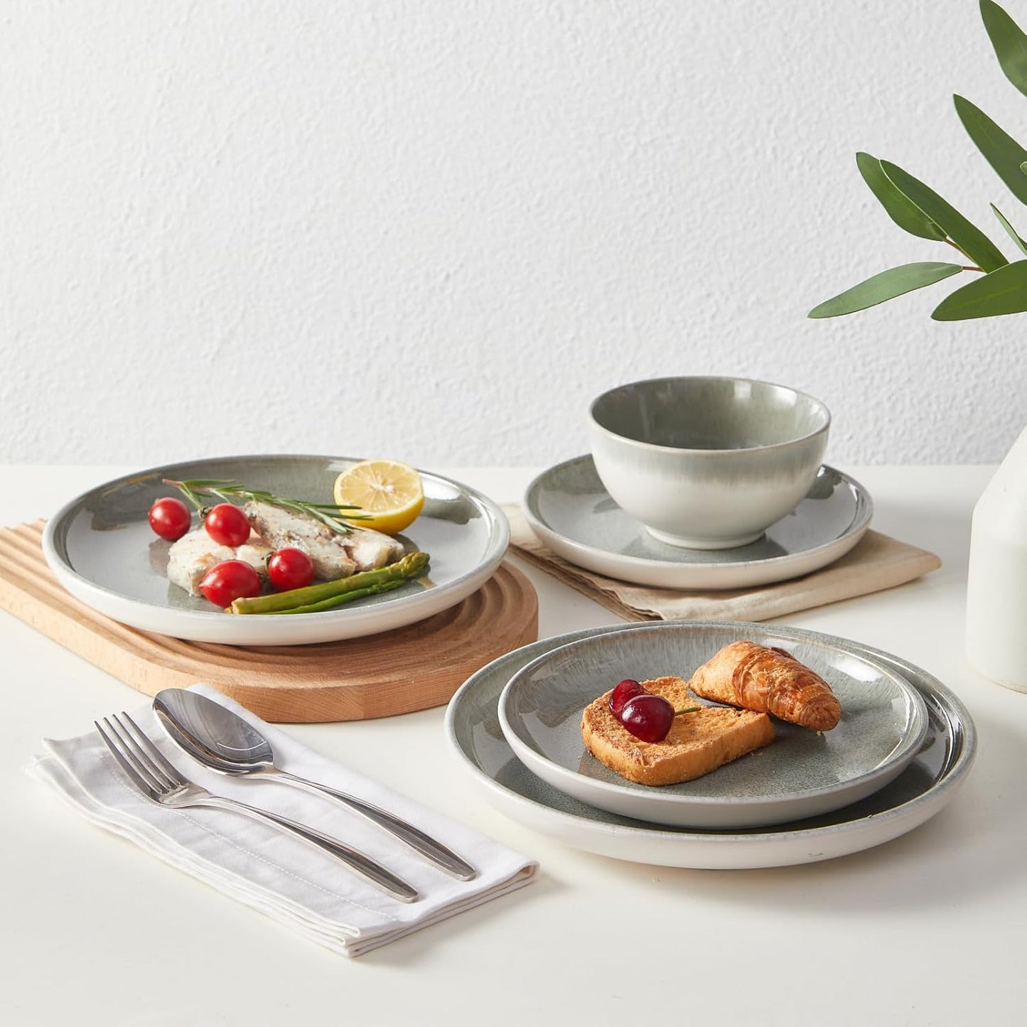 24 Piece Dinnerware Sets for 8, Modern Stoneware Plates and Bowls Sets, Perfect for Family Gatherings & Holiday Celebrations, Easy Cleaning Dishes, Stack Compactly Plate Set, Gradient Green