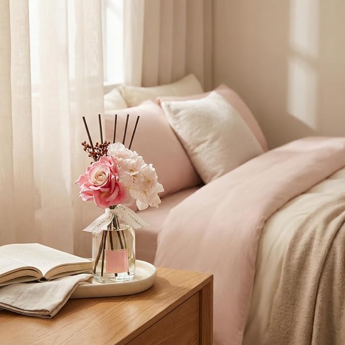 COCORRÍNA Reed Diffuser - Pink Rose 8.5 Fl.oz Flower Reed Diffuser with Sticks, Bedroom Bathroom Shelf Decor (Floral Basket Collection)