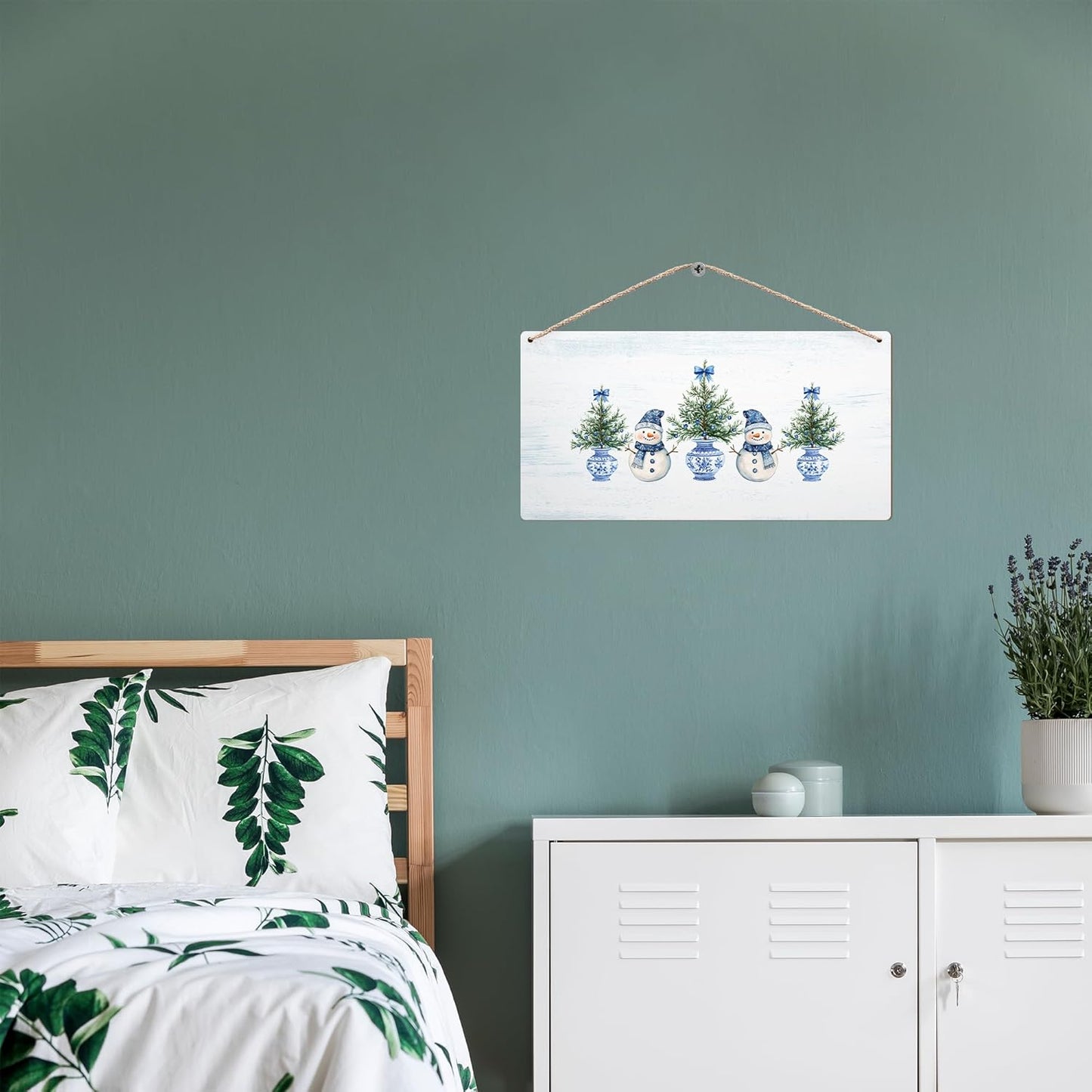 DUXMNAMG Chinoiserie Snowman Winter Hanging Wooden Signs 12x6, Blue and White Porcelain Snowman Sign, Winter ChristmasTree Blue Bow Snowman Chinoiserie Signs for Home Room Office Hanging Wall Decor