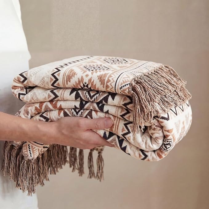 CASAAGUSTO Boho Throw Blanket for Couch - Farmhouse Throw Blanket with Tassel, Western Aztec Blanket,Printed Flannel Bohemian Blanket,Gifts for Women(60x80 Inches, Brown White)