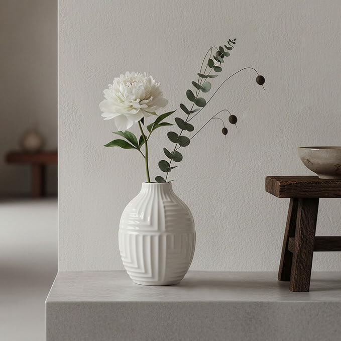 hjn Hand-Glazed White Ceramic Vase - 5.7" H Modern Decorative Centerpiece Vase for Fresh/Dried Flowers, Home Decor for Living Room Bookshelf Mantel | Wedding Housewarming Gift