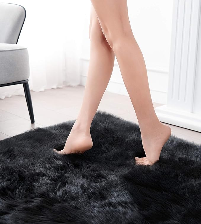 SERISSA Soft Faux Sheepskin Fur Rug Black Fluffy Area Rug Shag Rug Carpets for Bedroom Floor Living Room Decor 2 x 3 Feet