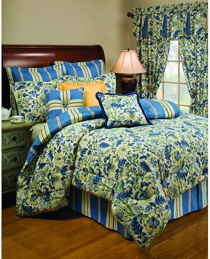 Waverly Imperial Dress Jacobean Floral Soft All Season Reversible 4-Piece Quilt Bedspread Set, Full/Queen, Porcelain