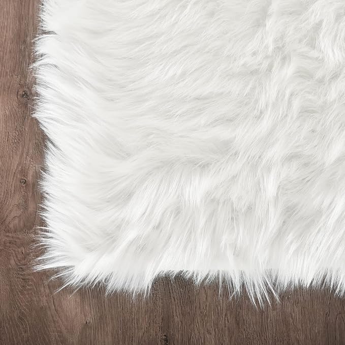 Latepis White Round Rugs 4ft Fuzzy Washable Rug Faux Sheepskin Fur Rug for Bedroom Cushion Fluffy Circle Rugs for Living Room Dorm Room Décor