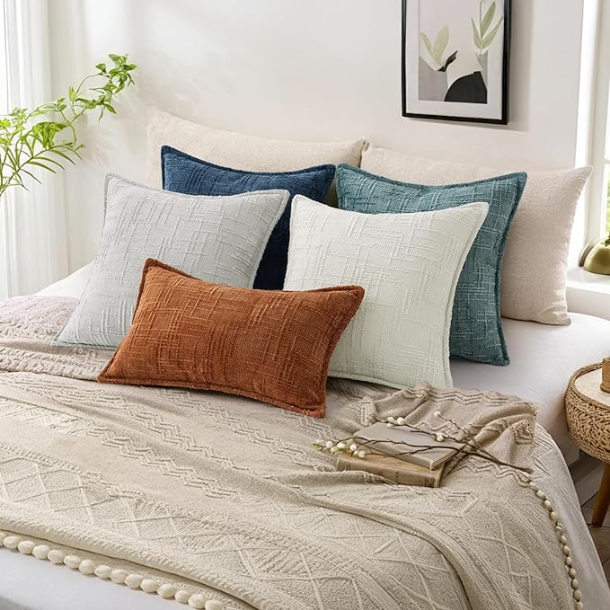 decorUhome Chenille Throw Pillow Covers 22x22 Set of 2, Thick Textured Slubby Neutral Decorative Pillow Covers with Elegant Design for Couch, Sofa, Living Room, Light Grey