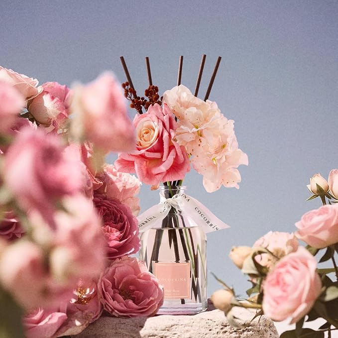 COCORRÍNA Reed Diffuser - Pink Rose 8.5 Fl.oz Flower Reed Diffuser with Sticks, Bedroom Bathroom Shelf Decor (Floral Basket Collection)