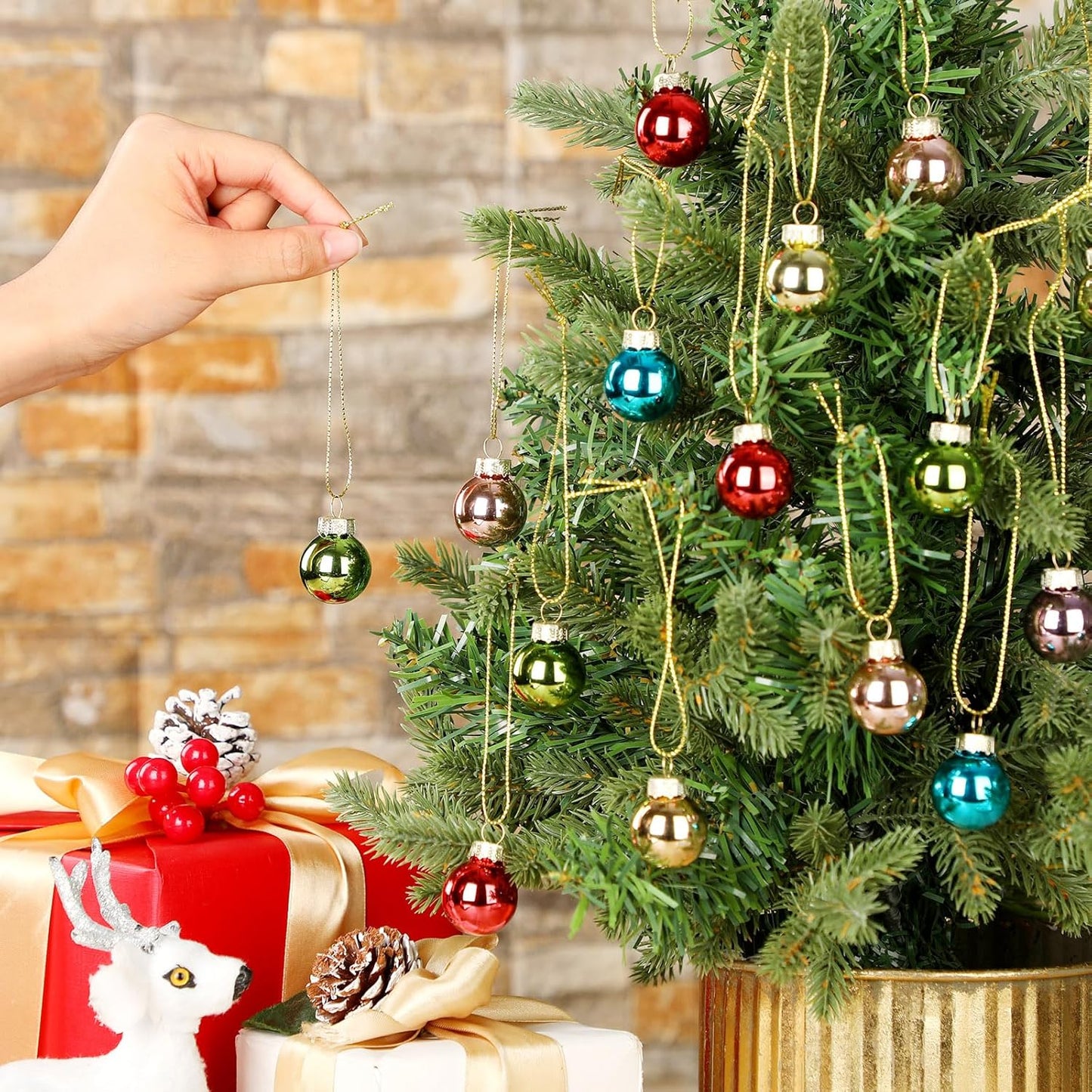 Tioncy 32 Pcs 1 Inch Mini Glass Christmas Ornaments Balls Shiny Christmas Balls Tiny Tree Hanging Decoration Small Colorful Ball Pendant for Xmas Party Supplies(Macaron Color)