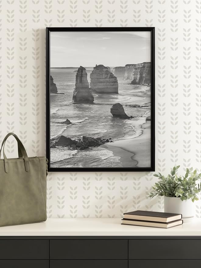 Kate and Laurel Adlynn Modern Rectangle Poster Frame, 20 x 26, Black, Minimal Large Photo Frame for Use as Movie Poster Display or Gallery Wall Piece in Living Room Wall Decor
