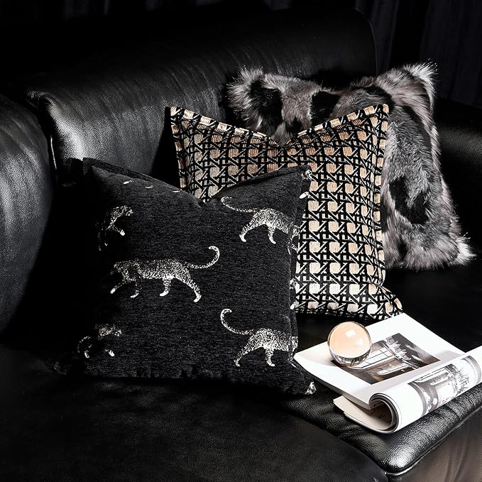 Double Sided Cheetah Pattern Throw Pillow Cover 22x22 Inch, Luxury Reversible Design Pillow Covers with Invisible Zipper for Sofa Bed Bedroom Living Room Home Decor