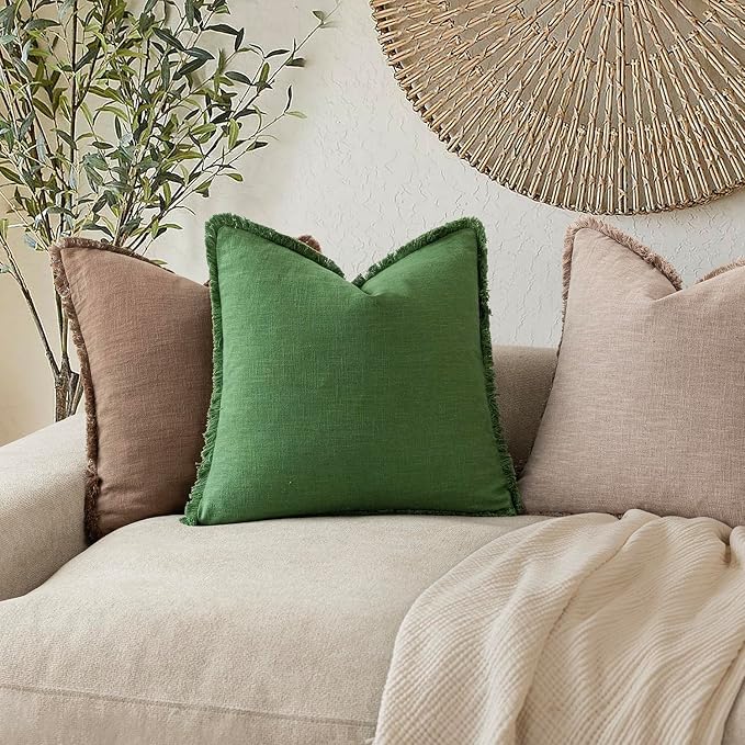 Foindtower Set of 2 Decorative Linen Fringe Throw Pillow Covers Cozy Boho Farmhouse Cushion Cover with Tassels Soft Accent Pillowcase for Couch Sofa Bed Living Room Home Decor,20×20 Inch,Forest Green