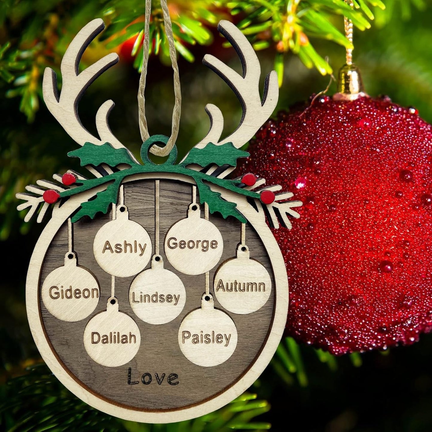 2025 Personalized Christmas Ornaments Family of 2/3/4/5/6/7/8,Custom Reindeer Christmas Wooden Ornaments Deorations with Names,Customized Xmas Ornament Tree Deorations,Personalized
