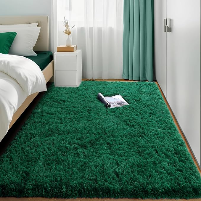 Amdrebio Dark Green Area Rugs for Bedroom Aesthetic, Fluffy Rug for Living Room, Soft Bedside Rugs 4x6 for Kids Room, Teen, Women, Shaggy Throw Carpet for Dorm Classroom Office Nursery, Emerald Green
