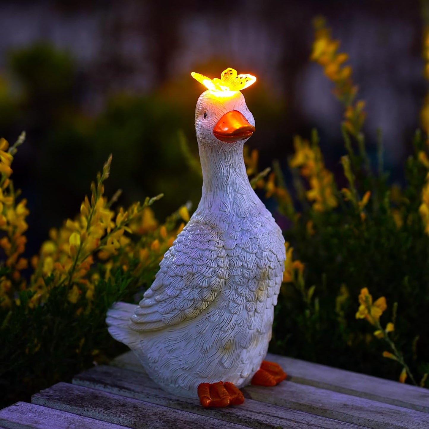 Goodeco Porch Goose Statue with Butterfly - Outdoor Garden Goose Decor for Yard, Unique Gifts for Mom & Garden Lovers (Off White)