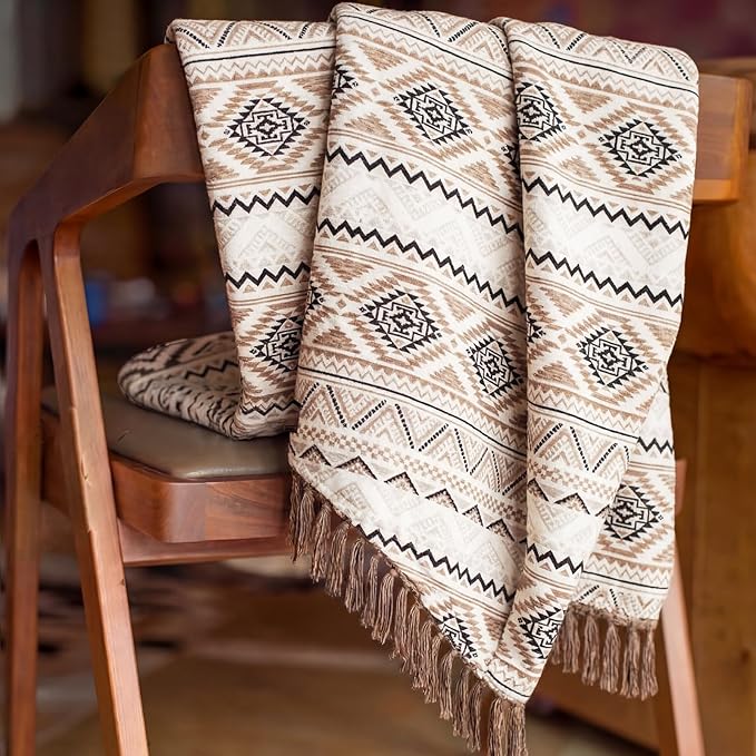 CASAAGUSTO Boho Throw Blanket for Couch - Farmhouse Throw Blanket with Tassel, Western Aztec Blanket,Printed Flannel Bohemian Blanket,Gifts for Women(60x80 Inches, Brown White)