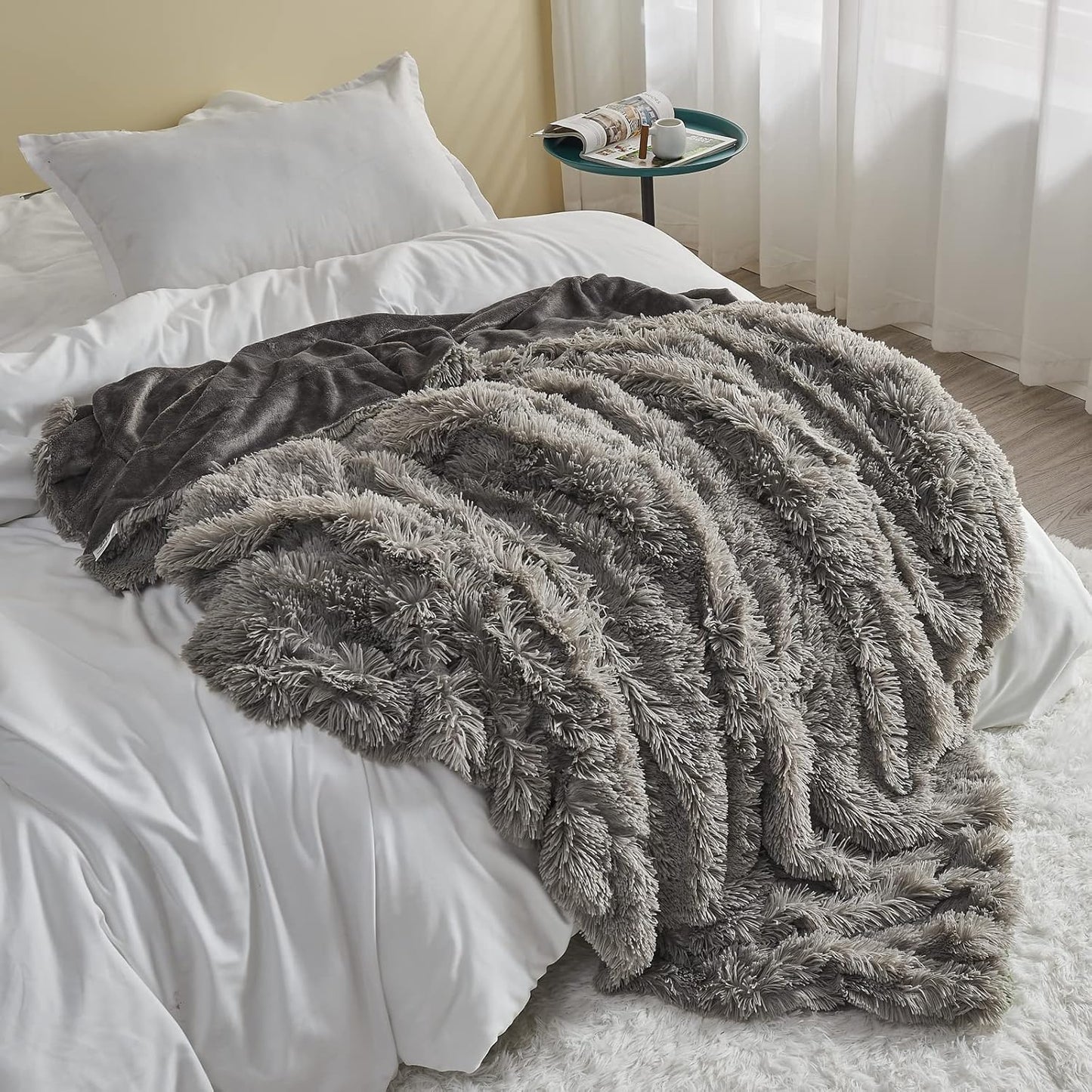 GONAAP Fuzzy Faux Fur Throw Blanket Queen Size Light Grey Super Soft Cozy Plush Fuzzy Shaggy Blanket for Couch Sofa Bed (Light Grey, Queen(90"x90"))
