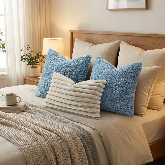 decorUhome Pack of 2 Throw Pillow Covers 20x20 Inch, Faux Fur Decorative Sherpa Pillow Covers Fuzzy Accent Soft Sheepskin Fleece Pillow Cases for Couch Living Room Bed, Light Blue