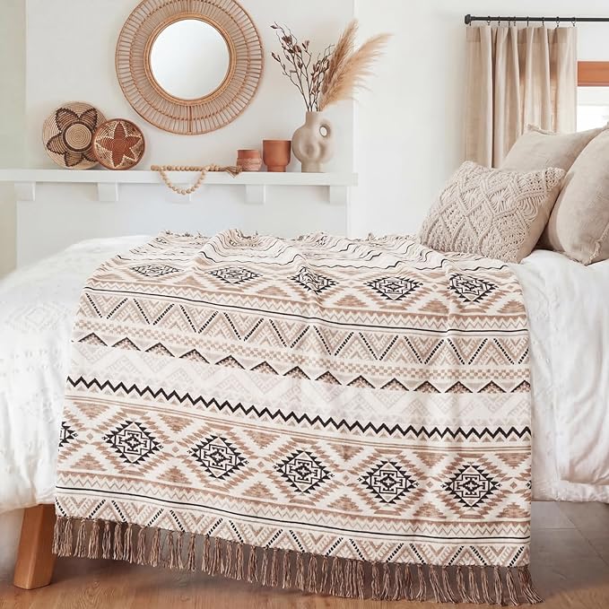 CASAAGUSTO Boho Throw Blanket for Couch - Farmhouse Throw Blanket with Tassel, Western Aztec Blanket,Printed Flannel Bohemian Blanket,Gifts for Women(60x80 Inches, Brown White)