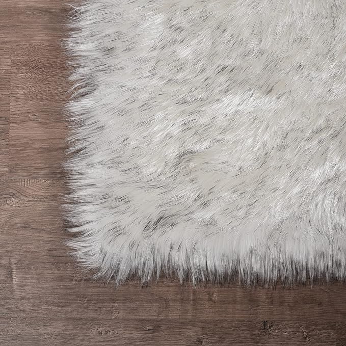 Latepis Small Circle Rug Round Rug 4ft Faux Sheepskin Fur Rug White with Grey Tips Machine Washable Area Rugs for Living Room Furry Shag Rug for Bedroom Floor Home Decor