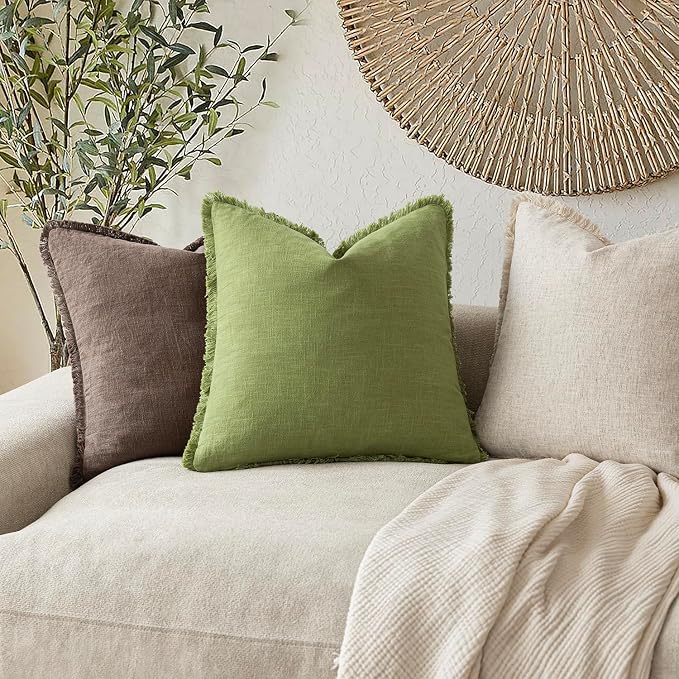 Foindtower Set of 2 Decorative Linen Fringe Throw Pillow Covers Cozy Boho Farmhouse Cushion Cover with Tassels Soft Accent Pillowcase for Couch Sofa Bed Living Room Home Decor,24×24 Inch,Lush Green