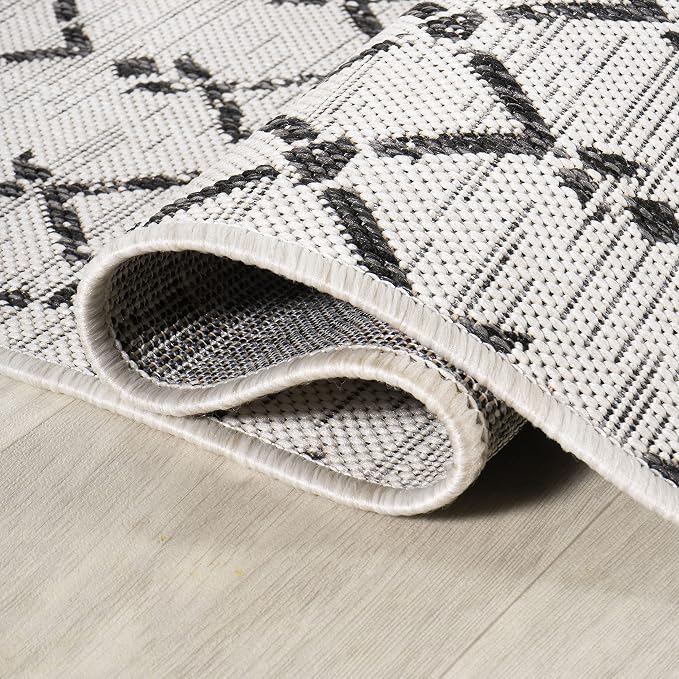 JONATHAN Y Moroccan Geometric Indoor Outdoor Area Rug 10X14 Cream/Black, Ourika Textured Weave for Backyard, Patio, Porch, Easy-Cleaning, High Traffic, Pet-Friendly, Non-Shedding (SMB108I-14)