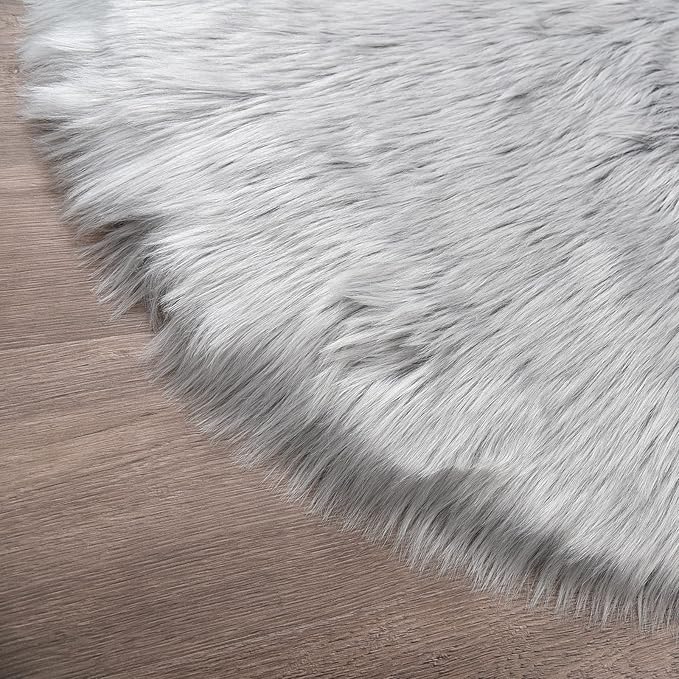 Latepis Round 3ft Small Fur Rug Grey Fluffy Faux Sheepskin Cute Circle Rugs for Bedroom Washable Furry Rug Home Décor