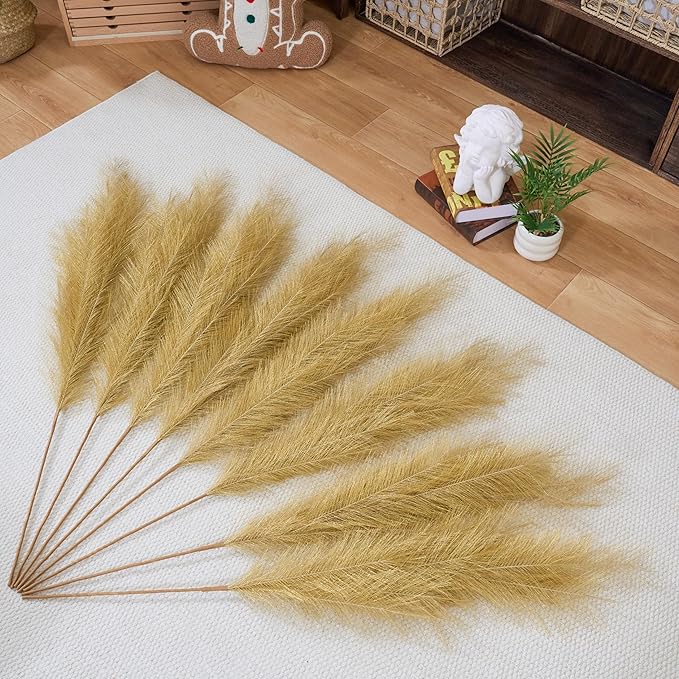 Premium Faux Gold Pampas Grass Decor – 43.3″ Tall & Fluffy, No Assembly One-Piece 18-Branch Stems, Luxury Silk-Feel Feather Flowers for Wedding Boho Home Decorations (Champagne Gold, 8 pcs / 110)