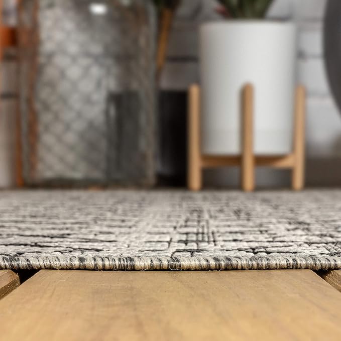 JONATHAN Y Moroccan Geometric Indoor Outdoor Square Area Rug 9X9 Light Gray/Black, Ourika Textured Weave for Backyard, Patio, Porch, Easy-Cleaning, High Traffic Pet-Friendly, Non-Shedding SMB108E-9SQ