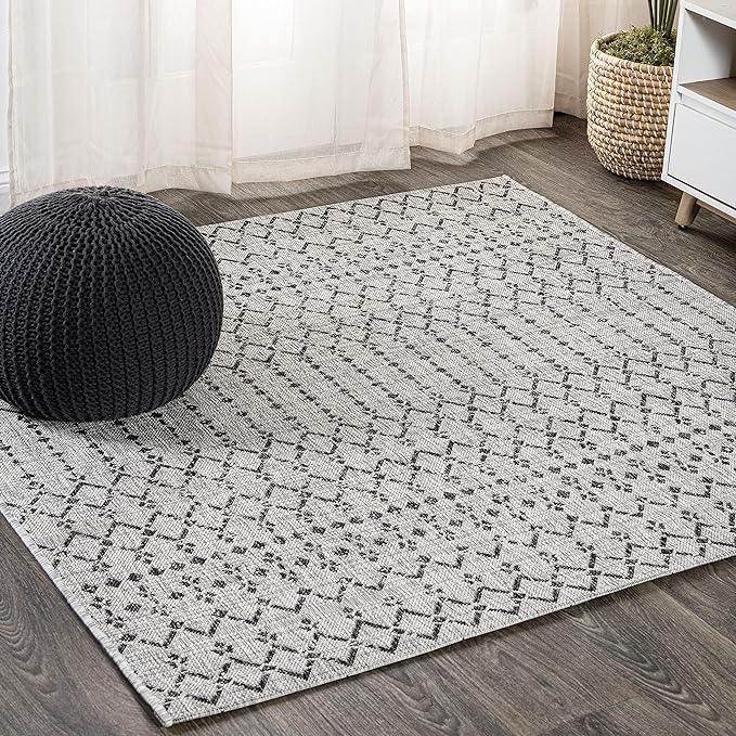 JONATHAN Y Moroccan Geometric Indoor Outdoor Square Area Rug 5X5 Light Gray/Black, Ourika Textured Weave for Backyard, Patio, Porch, Easy-Cleaning, High Traffic Pet-Friendly, Non-Shedding SMB108E-5SQ