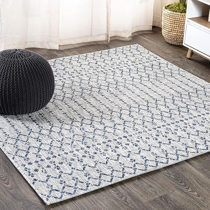 JONATHAN Y Moroccan Geometric Indoor Outdoor Square Area Rug 4X4 Light Gray/Navy, Ourika Textured Weave for Backyard, Patio, Porch, Easy-Cleaning, High Traffic, Pet-Friendly, Non-Shedding SMB108A-4SQ