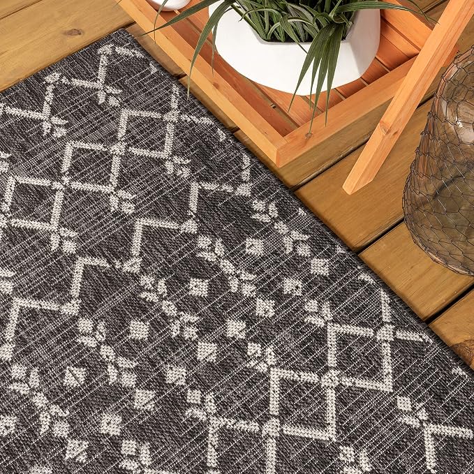 JONATHAN Y Moroccan Geometric Indoor Outdoor Square Area Rug 8X8 Black/Gray, Ourika Textured Weave for Backyard, Patio, Porch, Easy-Cleaning, High Traffic, Pet-Friendly, Non-Shedding (SMB108F-8SQ)