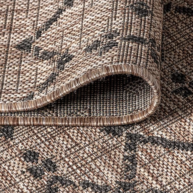 JONATHAN Y Moroccan Geometric Indoor Outdoor Square Area Rug 5X5 Natural/Black, Ourika Textured Weave for Backyard, Patio, Porch, Easy-Cleaning, High Traffic Pet-Friendly, Non-Shedding SMB108D-5SQ