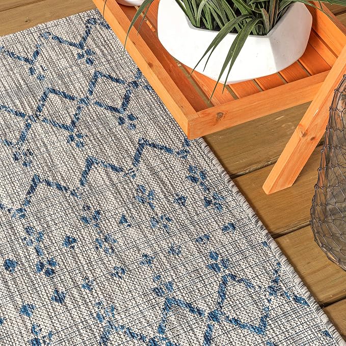 JONATHAN Y Moroccan Geometric Indoor Outdoor Round Area Rug 4 Ft Light Gray/Navy, Ourika Textured Weave for Backyard, Patio, Porch, Easy-Cleaning, High Traffic, Pet-Friendly, Non-Shedding SMB108A-4R