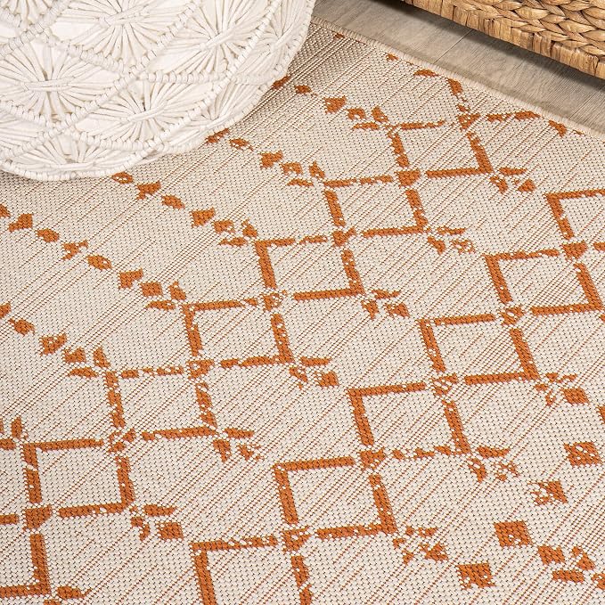 JONATHAN Y Moroccan Geometric Indoor Outdoor Square Area Rug 5X5 Cream/Orange, Ourika Textured Weave for Backyard, Patio, Porch, Easy-Cleaning, High Traffic, Pet-Friendly, Non-Shedding (SMB108O-5SQ)