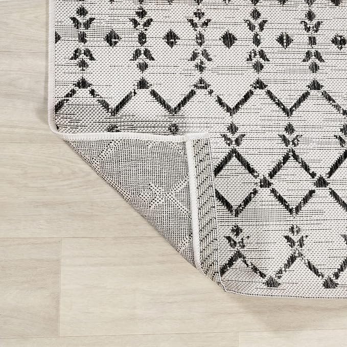 JONATHAN Y Moroccan Geometric Indoor Outdoor Square Area Rug 6X6 Cream/Black, Ourika Textured Weave for Backyard, Patio, Porch, Easy-Cleaning, High Traffic, Pet-Friendly, Non-Shedding (SMB108I-6SQ)