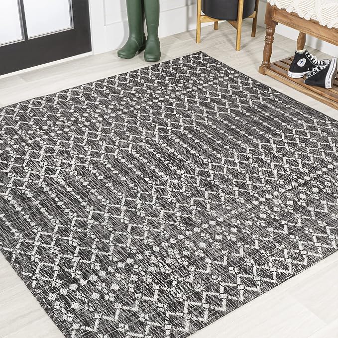 JONATHAN Y Moroccan Geometric Indoor Outdoor Square Area Rug 5X5 Black/Gray, Ourika Textured Weave for Backyard, Patio, Porch, Easy-Cleaning, High Traffic, Pet-Friendly, Non-Shedding (SMB108F-5SQ)