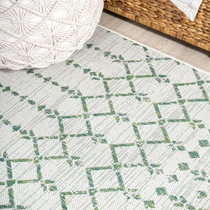 JONATHAN Y Moroccan Geometric Indoor Outdoor Runner Rug 2X8 Green/Ivory, Ourika Textured Weave for Backyard, Patio, Porch, Easy-Cleaning, High Traffic, Pet-Friendly, Non-Shedding (SMB108R-28)