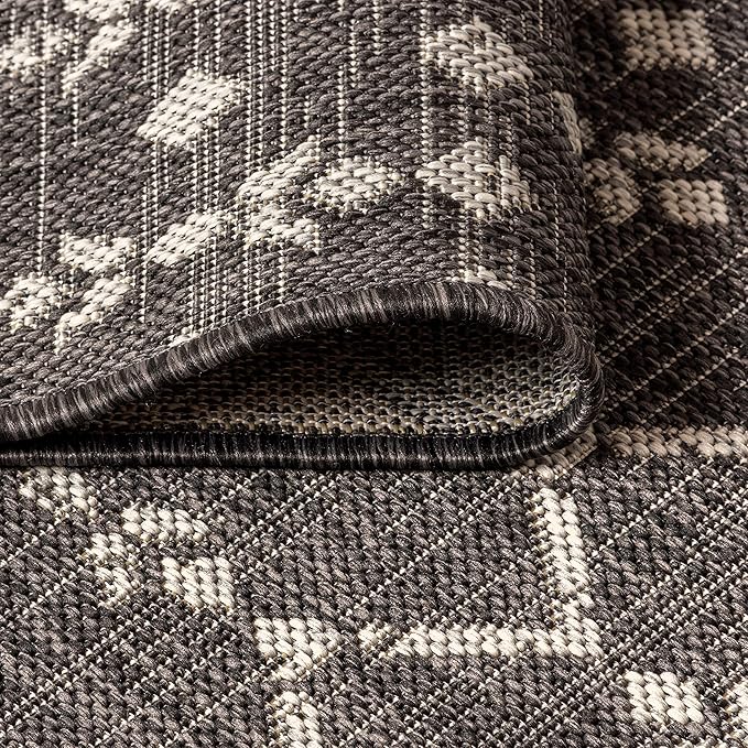 JONATHAN Y Moroccan Geometric Indoor Outdoor Round Area Rug 6 Ft Black/Gray, Ourika Textured Weave for Backyard, Patio, Porch, Easy-Cleaning, High Traffic, Pet-Friendly, Non-Shedding (SMB108F-6R)