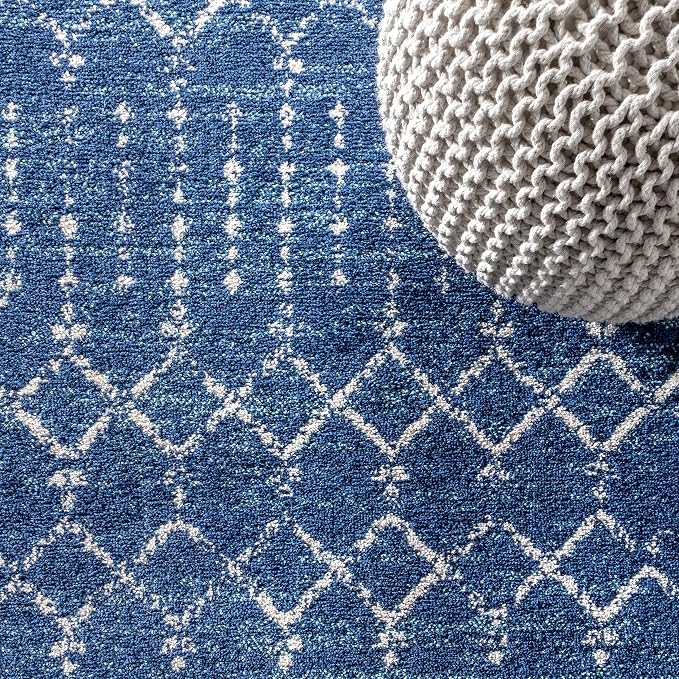 JONATHAN Y Boho Vintage Diamond Blue/White Round Area Rug 5 ft, Moroccan Hype for Living Room, Bedroom, Kitchen, Office, Easy-Cleaning, High Traffic, Pet-Friendly, Non-Shedding (MOH101A-5R)